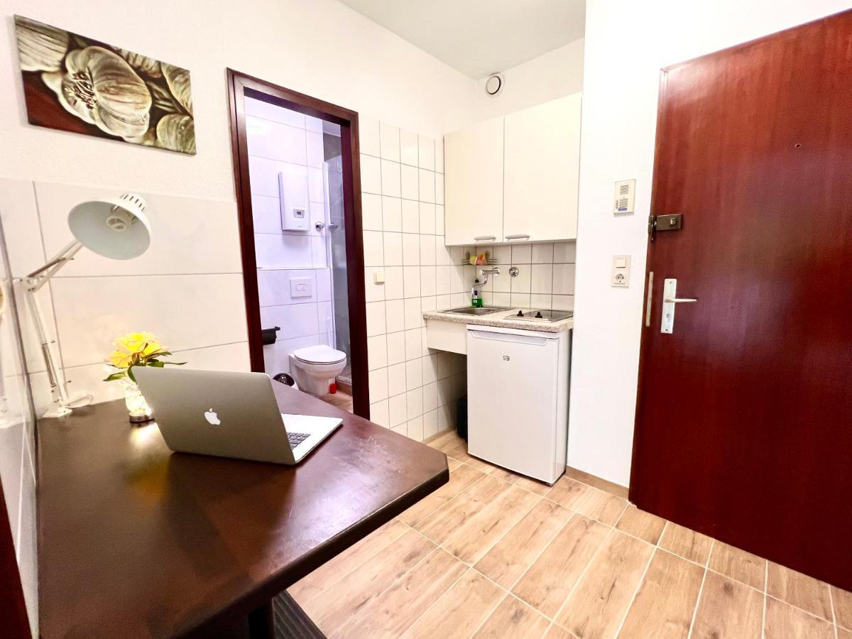 Stylish, Cozy & Quiet With One And Half In District 1 Apartamento *