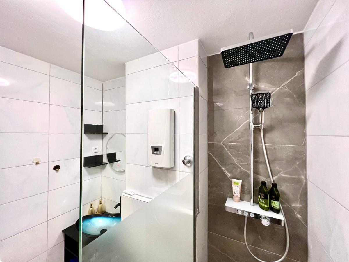 Apartamento Stylish, Cozy & Quiet With One And Half In District 1