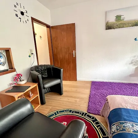 Stylish, Cozy & Quiet Apartment With One And Half Rooms In District 1 Дюссельдорф Экстерьер фото