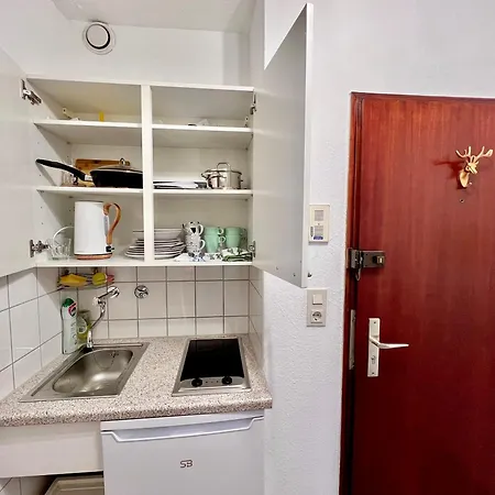 Stylish, Cozy & Quiet Apartment With One And Half Rooms In District 1 Дюссельдорф Экстерьер фото