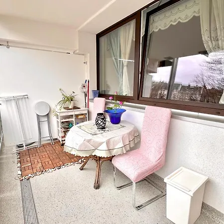 Stylish, Cozy & Quiet Apartment With One And Half Rooms In District 1 Дюссельдорф Экстерьер фото