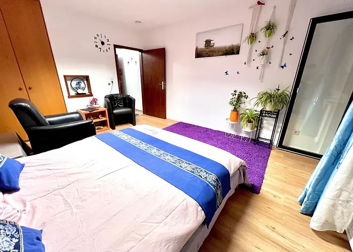 Stylish, Cozy & Quiet Apartment With One And Half Rooms In District 1